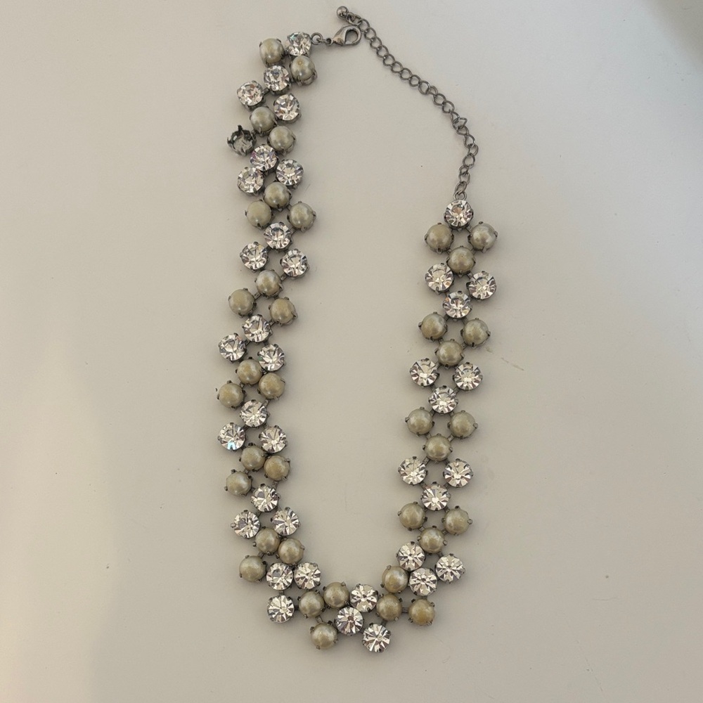 Elegant Silver and Cream Necklace